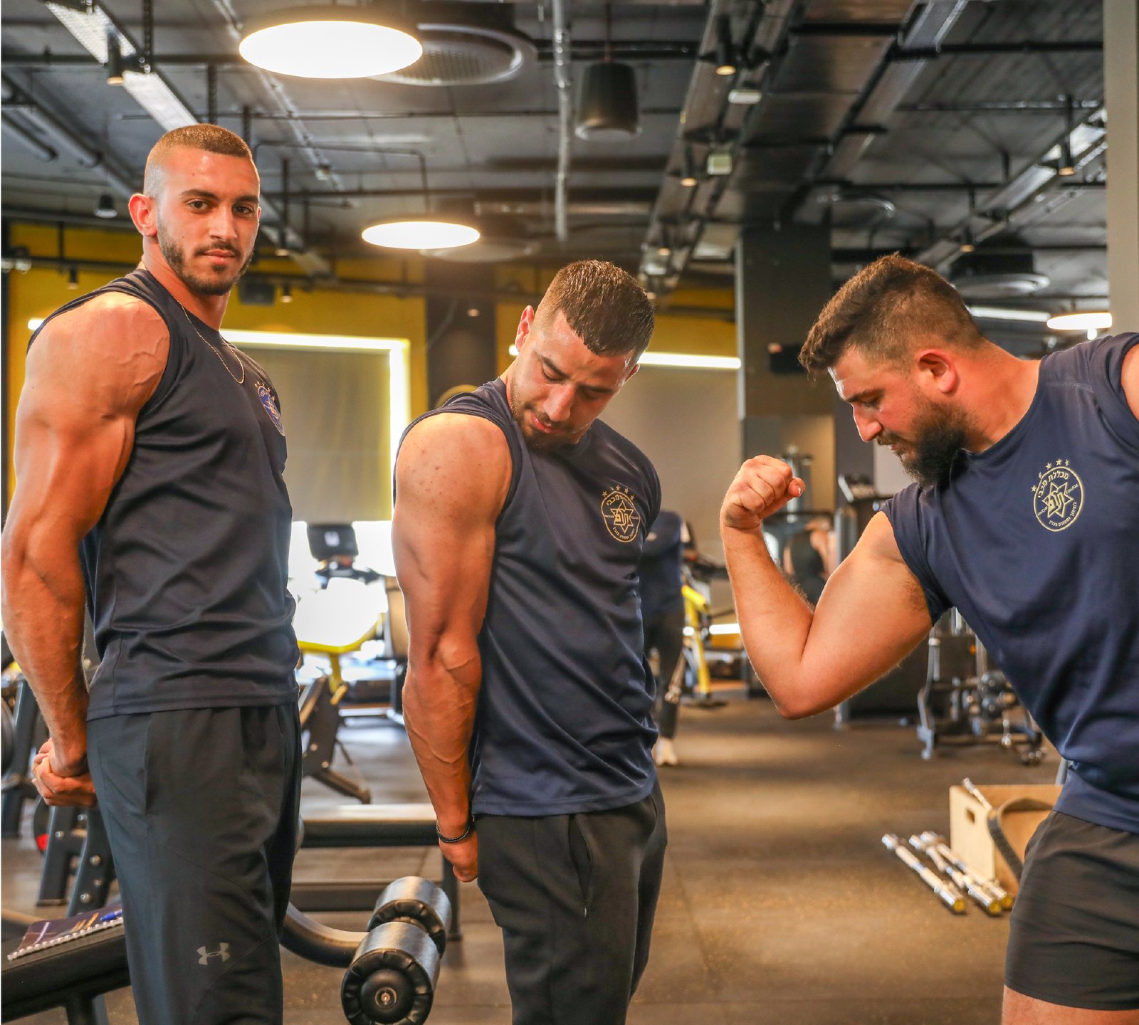 מאמן חדר כושר-01